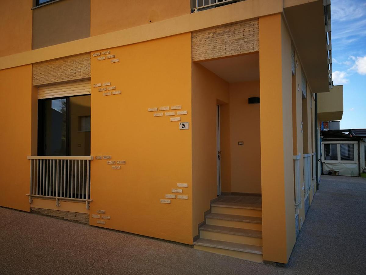 דירות Santa Lucia Fronte Mare מראה חיצוני תמונה